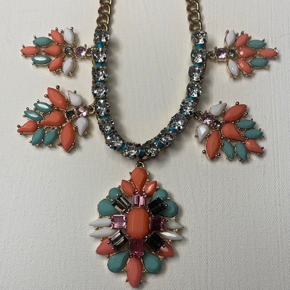 Multicolored statement necklace - Picture 1 of 7